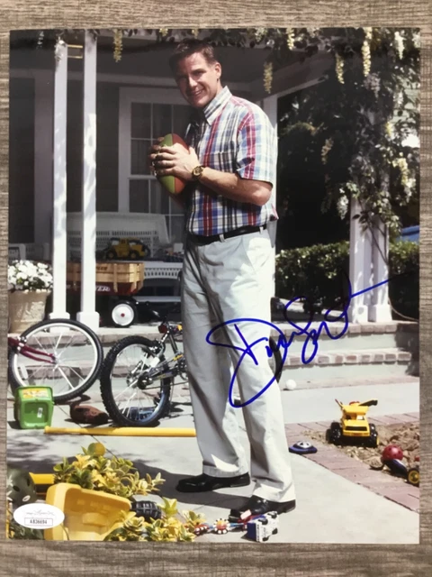 (SSG) DOUG SAVANT Signed 8X10 Color Photo with a JSA (James Spence) COA