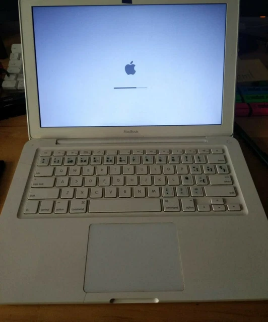 Apple MacBook 13" White