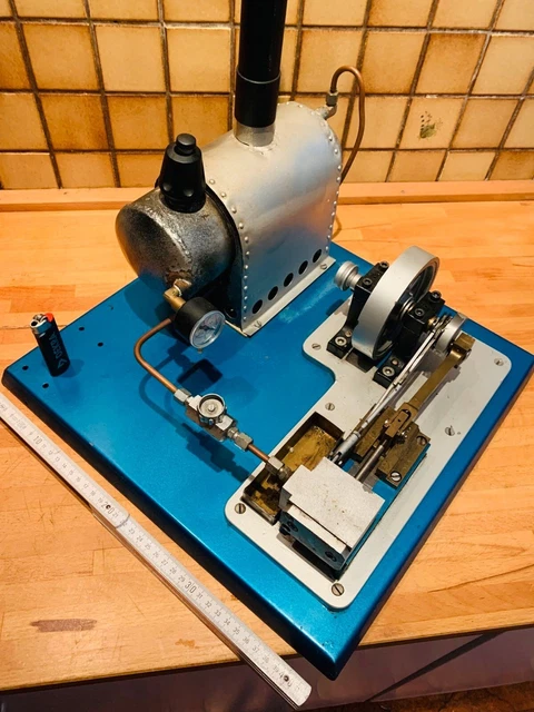 Dampmachine Radiator GROSSE, MASSIVE UND sehr schwere Dampfmaschine / steam engine ...