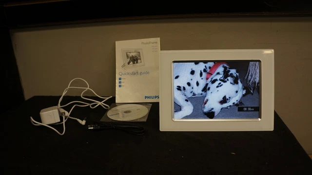 Phillips Digital Frame 8 Inch Viewing Area 10FF2CMW 8X11 FRAME NO BOX WORKS
