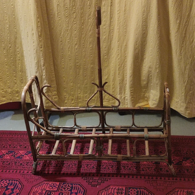 Grand Lit De Poupée Ancien - Décor Oiseau - Fait Main
