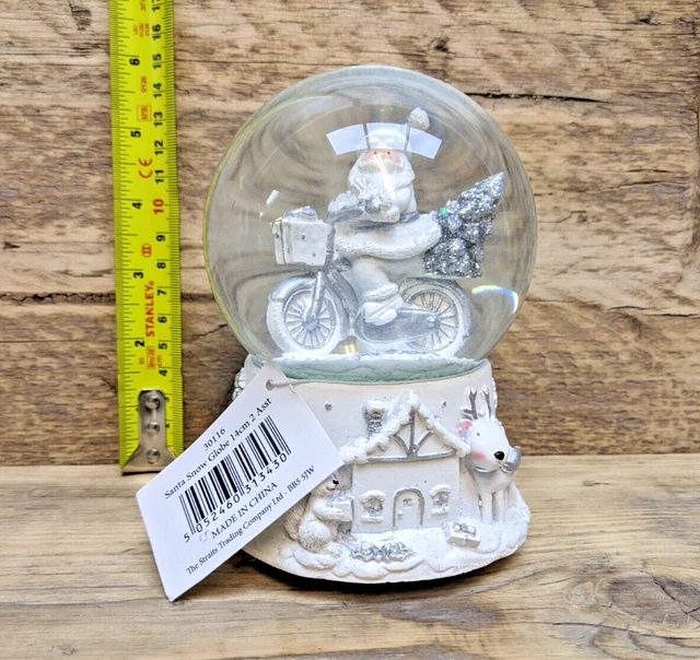Globo da neve bianco Babbo Natale in bicicletta 3D caricamento arredamento casa grande