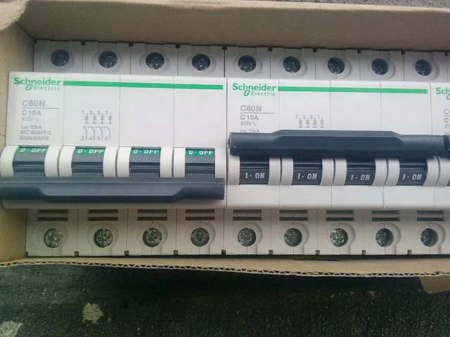 Disjoncteur Schneider IC60H 25A – 10 KA, Courbe C, Référence A9F89425