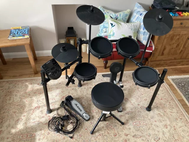 Alesis Nitro: Electric Drum Kit with Quiet Mesh Pads, USB MIDI, V Good Condition