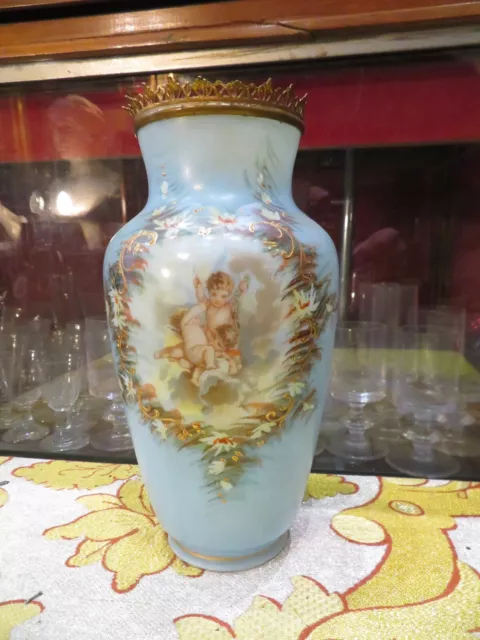 ancien grand vase en opaline epoque  XIXe a decor d angelots anges