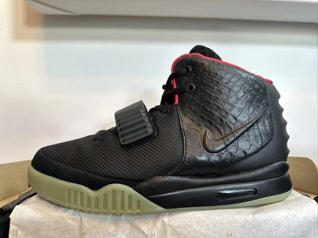 Nike air yeezy 2 prezzo outlet