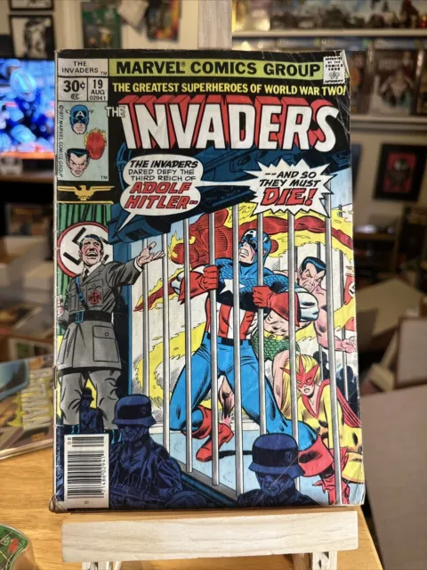 The Invaders #19 Comic Book  1st Cameo App 2nd Union Jack Reader Copy