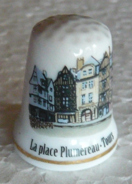 DÉ À COUDRE De Collection En Porcelaine Décoré De La Carte De L'ile D