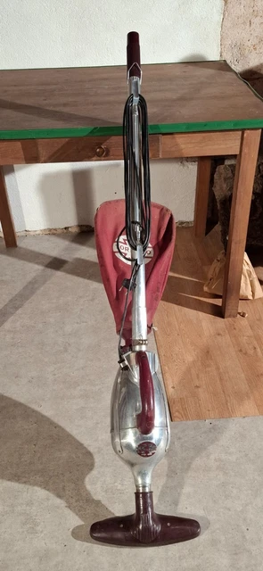 Aspirateur Tornado Vintage Années 50 En Aluminium Avec Accessoires - état D'origine