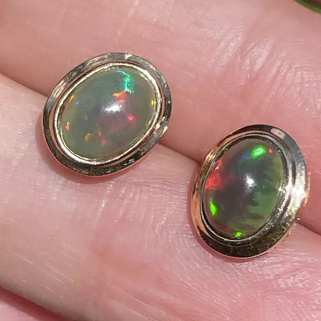 14 Karat Gelbgold australische SCHWARZE Opal Ohrringe. Blendenset **VIDEO**