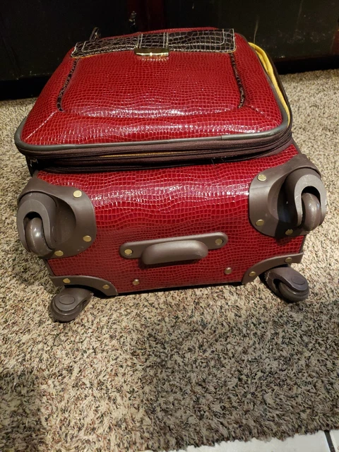 Samantha Brown Classic Red  Croc Embossed 22" Spinner Wheeled Upright Luggage 10