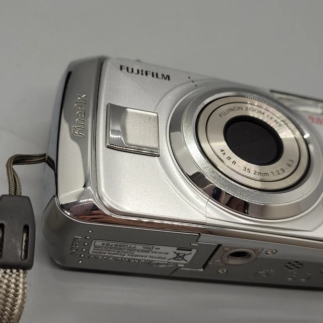 Fujifilm FinePix A900 9,0 megapixel fotocamera digitale compatta argento testato 22