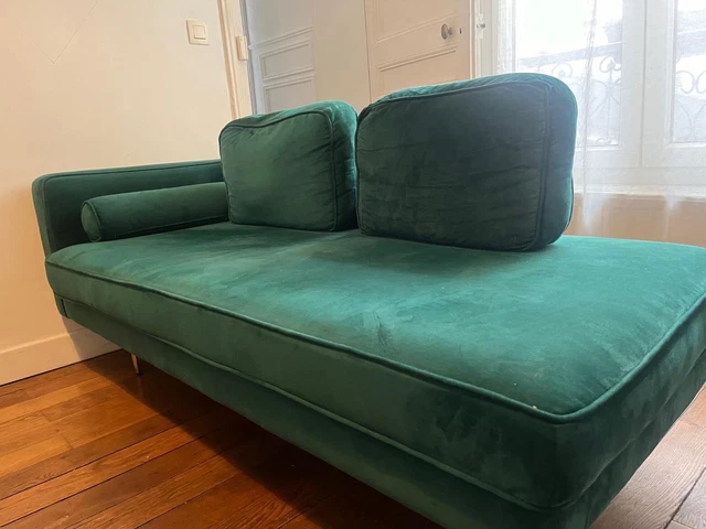 Canapé 2 places en tissu vert d'eau matelassé. Style scandinave. CASERTA