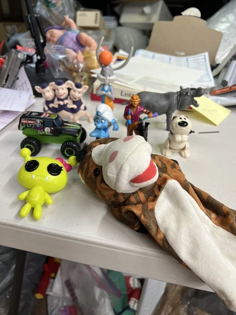 Lot Of 9 Figures & Animals