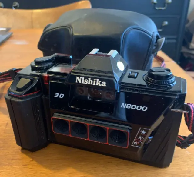 Vintage Nishika 3-D model N8000 35mm quadrascopic Lenticular camera with case