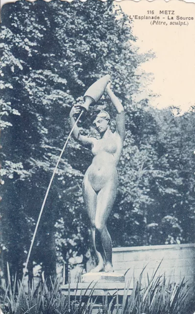 Carte postale ancienne MOSELLE METZ 116 l'esplanade la source sculpture Pêtre