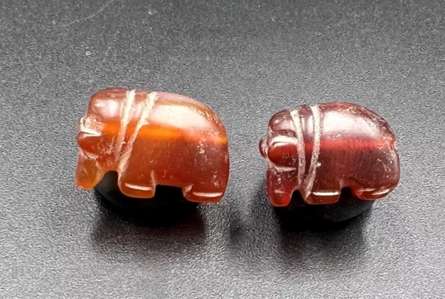 Burmese South East Asian Antique Carved Elephant Figure Agate Necklace Beads