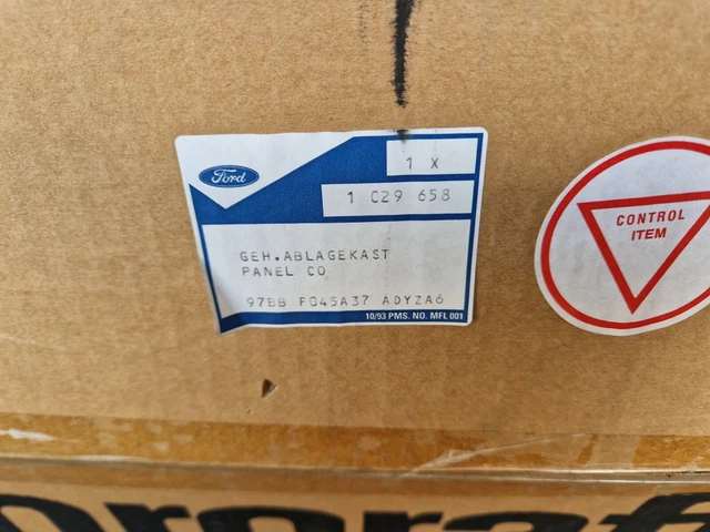 Mittelkonsole Abdeckung Für Mercedes C-Klasse W204 - OE 2046800307