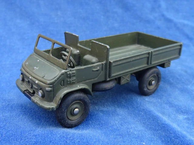 DINKY TOYS, militaire unimog mercedés gravé TOUT