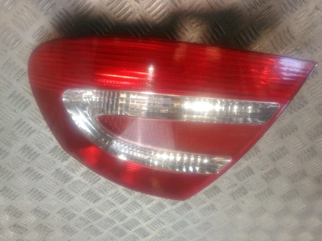 Feu Arrière Droit Mercedes-Benz B Class W246 (2015) - A2469068800 - Occasion