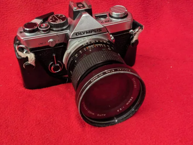 Very Nice Olympus OM-2 SLR 35mm Film Camera Silver Vivitar 28mm Auto wide angle