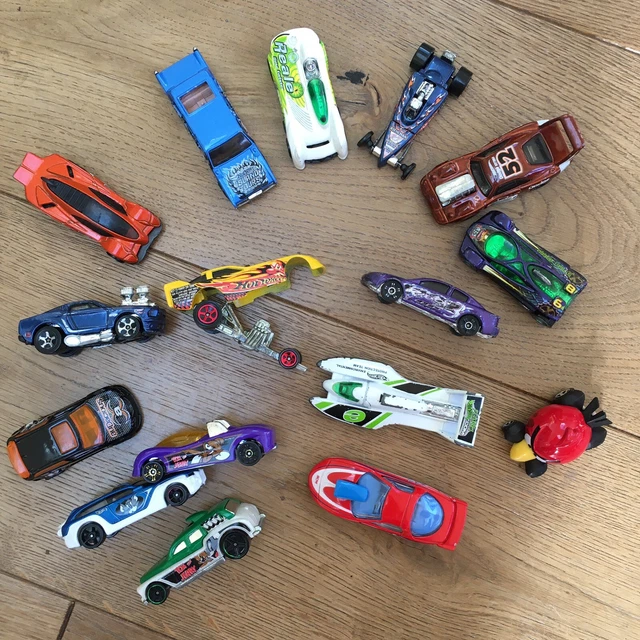 HOT WHEELS JOB Lot Loose Bundle 16 Cars Tom Jerry Angry Birds Charger