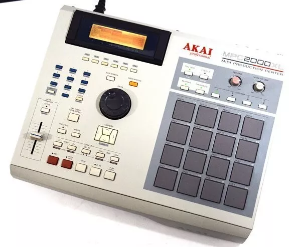 Muestreador secuenciador de centro de producción MIDI AKAI MPC 2000XL Japón