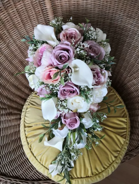 Brautträne in staubigen rosa/rouge/elfenbeinfarbenen Rosen mit echtem Touch Calla Lilys