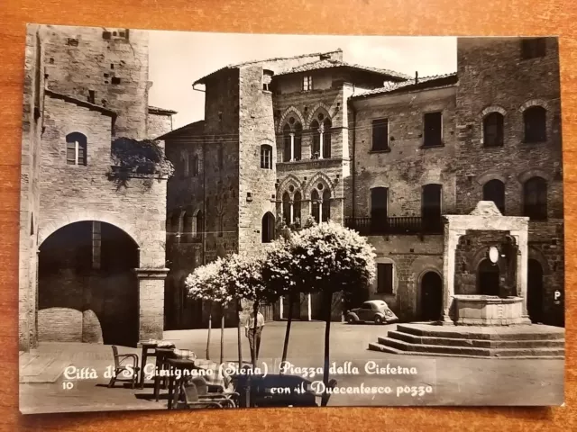 Città di San Giminiano (Siena). Piazza della Cisterna.