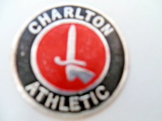 Badge émaillé Vintage – FC Fulham (Angleterre) – Années 70 – Épinglette Collection Football