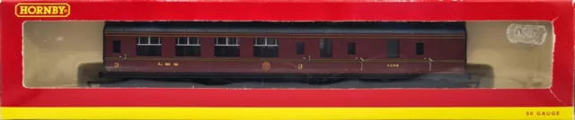 Hornby R4129B LMS Stanier Brake Coach 5206 in LMS Crimson Livery