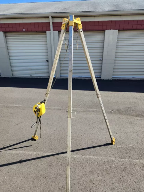 FrenchCreek's S50G-7 Confined Space System with Tripod & SRL 350 Lbs