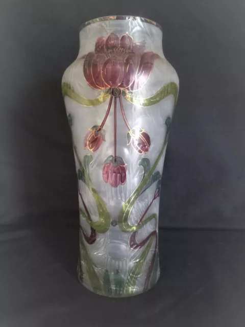 Vase Art Nouveau en pâte de verre motifs géométriques décorée de motifs floraux