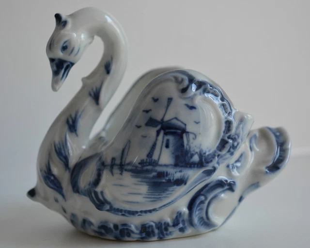 Magnifique Cygne En Biscuit Delft