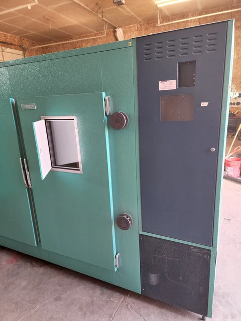 Conviron PGR15 Plant Growth ENVIRONMENTAL Chamber  120/208V WORKING, CLEAN
