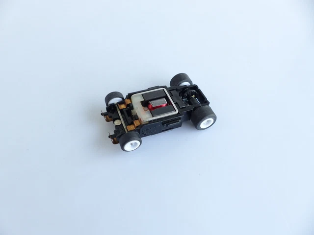 Tomy / Tcr Chassis Voiture Motorise Avec Pneus 50 Mm