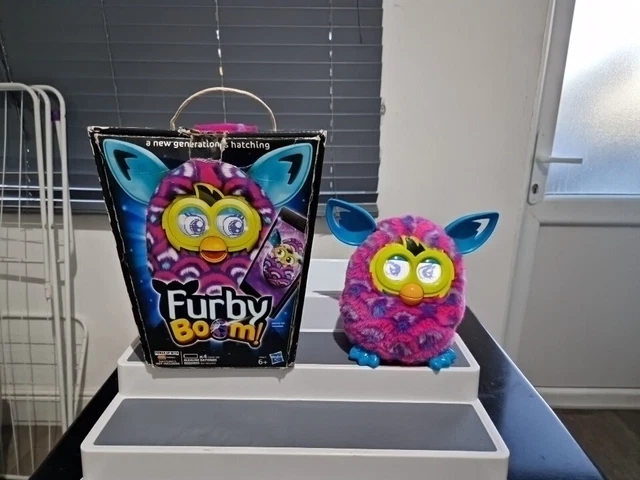 FURBY BOOM SWEET ZIGZAG STRIPES em Promoção na Americanas