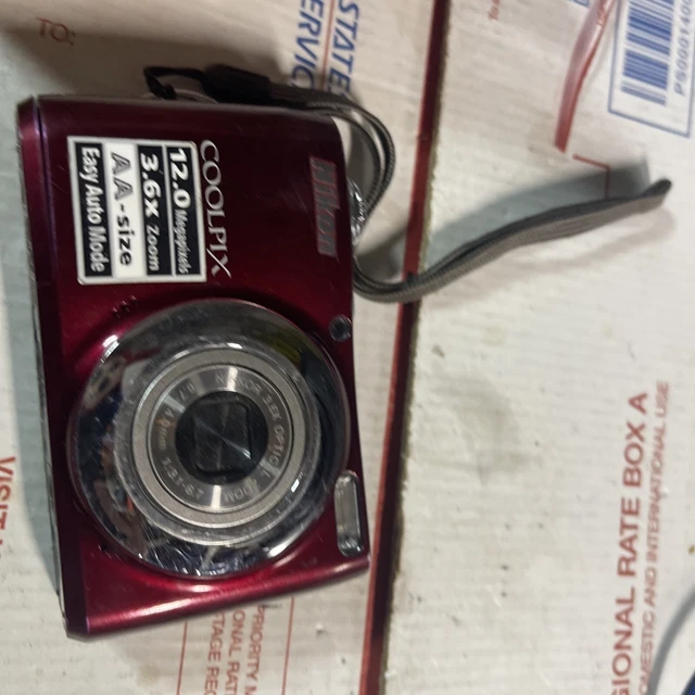 Nikon COOLPIX L22 12MP Digital Camera Broken For Parts/As Is. Camera Only