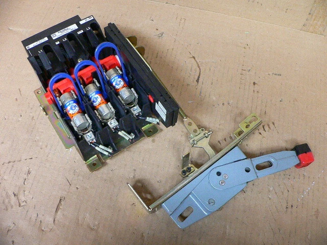 Square D Disconnect Switch 9422TDF63 w/ 9422CFT31