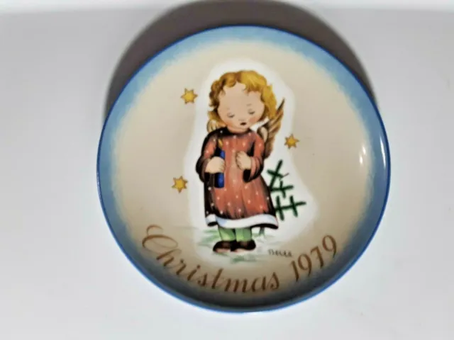 A Schmid sister Berta Hummel angel  Christmas Plate 1979