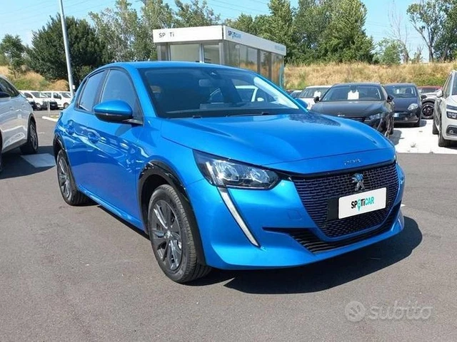 noleggio auto Peugeot 208 Elettrica Nuova