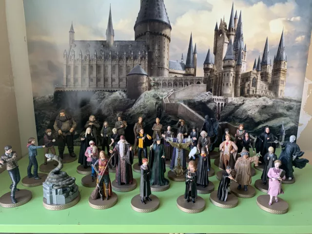 https://www.picclickimg.com/RjAAAOSwQdhgeDJ0/Eaglemoss-Harry-Potter-Figurine-Wizarding-World.webp