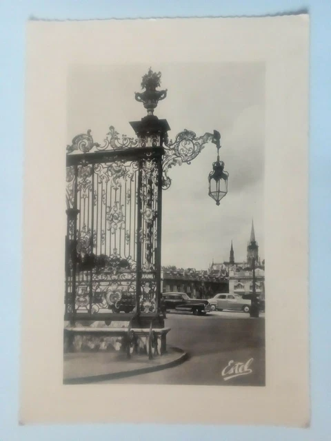 Cpsm Nancy.La place Stanislas