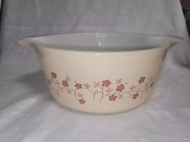 Pyrex Trailing Flowers Bake N Carry Casserole Dish 2.5 L (475-B)Promotional Item