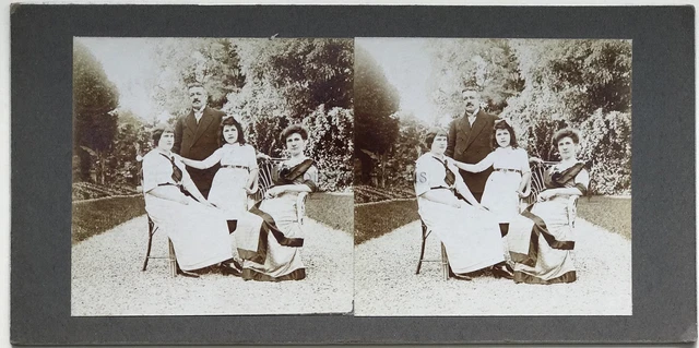 Family in the Garden Photo Amateur Stereo Snapshot n8 Vintage Citrate c1900