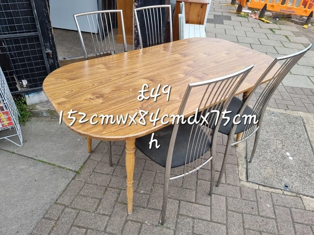Mesa de comedor y 4 sillas 🙂 Envío gratuito en Leicester 🙂
