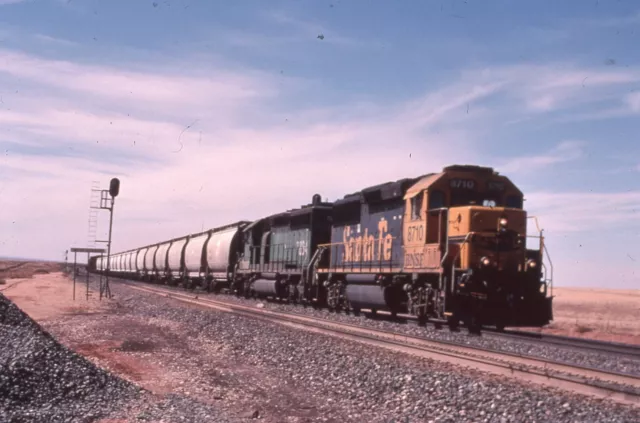 Duplicate Railroad Train Slide BNSF GP-60 #8710 03/2003 Arizona
