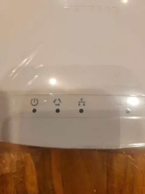 Punto de Acceso Inalámbrico NETGEAR WAC720 2x2 Doble Banda, Incluye Cable de Powr, Monte de Pared 3