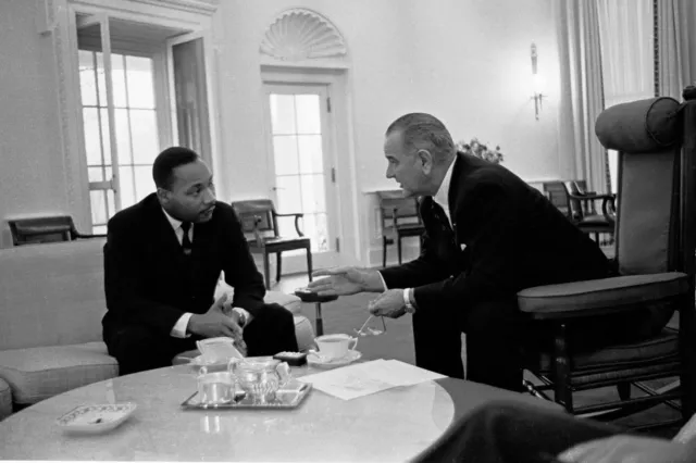 Martin Luther King Jr Meets Lyndon Johnson PHOTO Black Civil Rights Movement