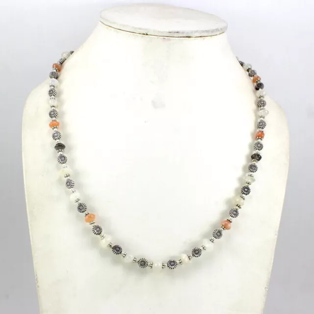 Collier de pierres précieuses Bijoux en perles faites à la main avec...